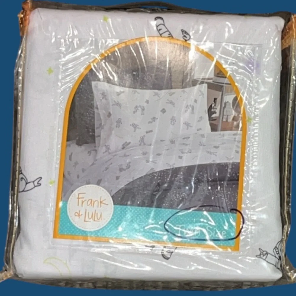 Twin Size Sheet Set Boys Frank & LuLu Far‎ Our Spacemen Astronauts Moon